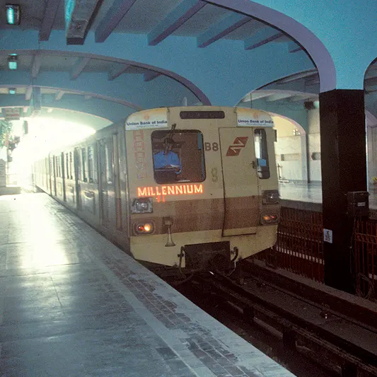 India's first metro rail starts in Kolkata