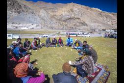 How-to-enable-productive-communication-between-funders-and-communities