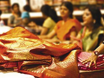 Soaring Gold Prices Take a Toll on Kanchipuram Saris