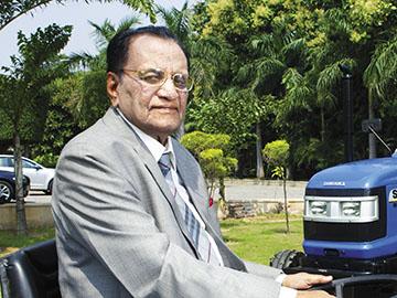 Lachhman Das Mittal: Tractor master
