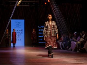 Sustainable fashion: Empowering weavers