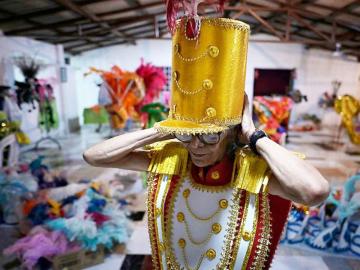 Recycling gives Rio carnival costumes new life