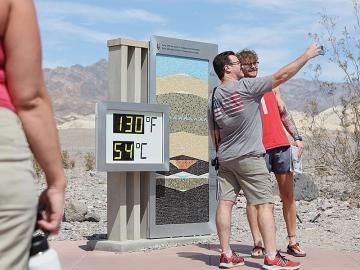 Heat seekers: In search of selfies with scorching temperature readings