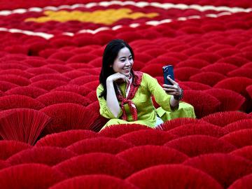 Vietnam's incense village turns into Instagram hotspot
