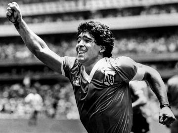 A tribute to Diego Maradona, in photos from around the world