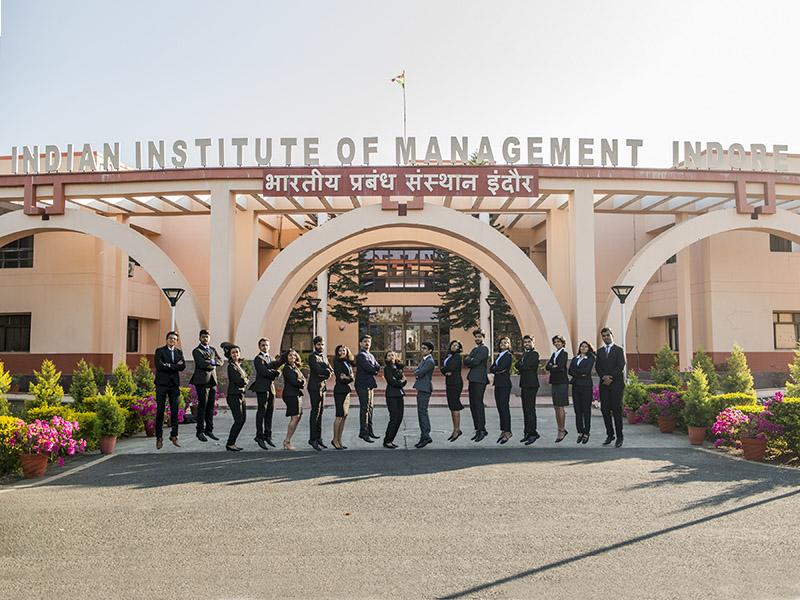 Early birds: A holistic view of integrated management courses