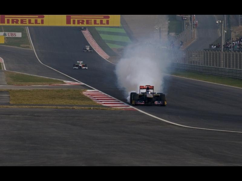 Buemi Exits Indian GP in Cloud of Smoke as Car Catches Fire