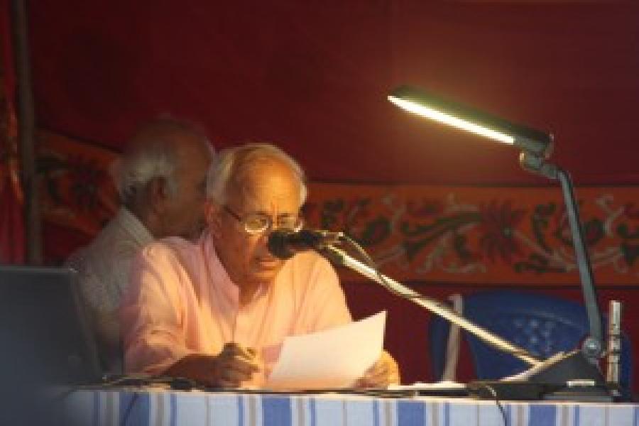 Anantus-lecture-at-Navadarshanam-300x200