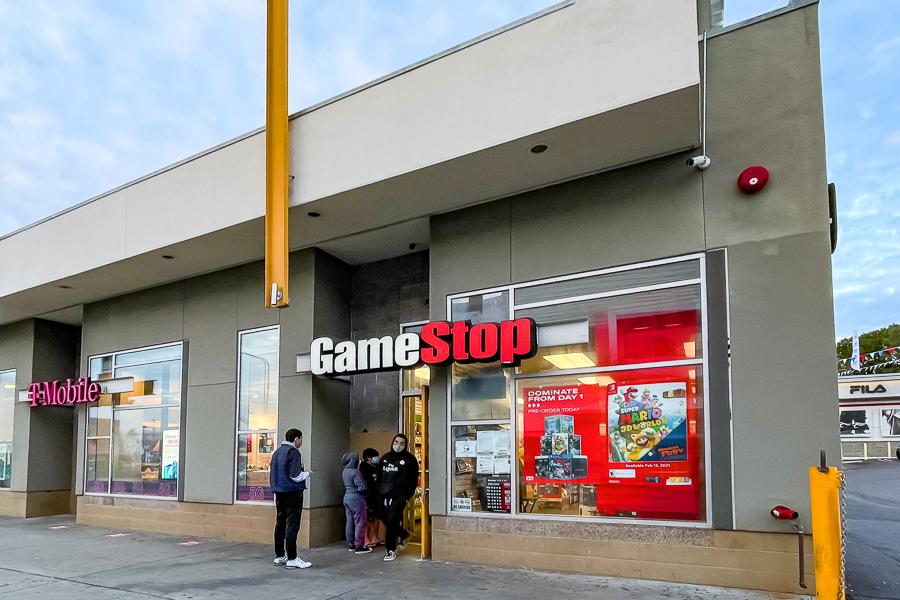 GAMESTOP_GettyImages-1230828983-SM