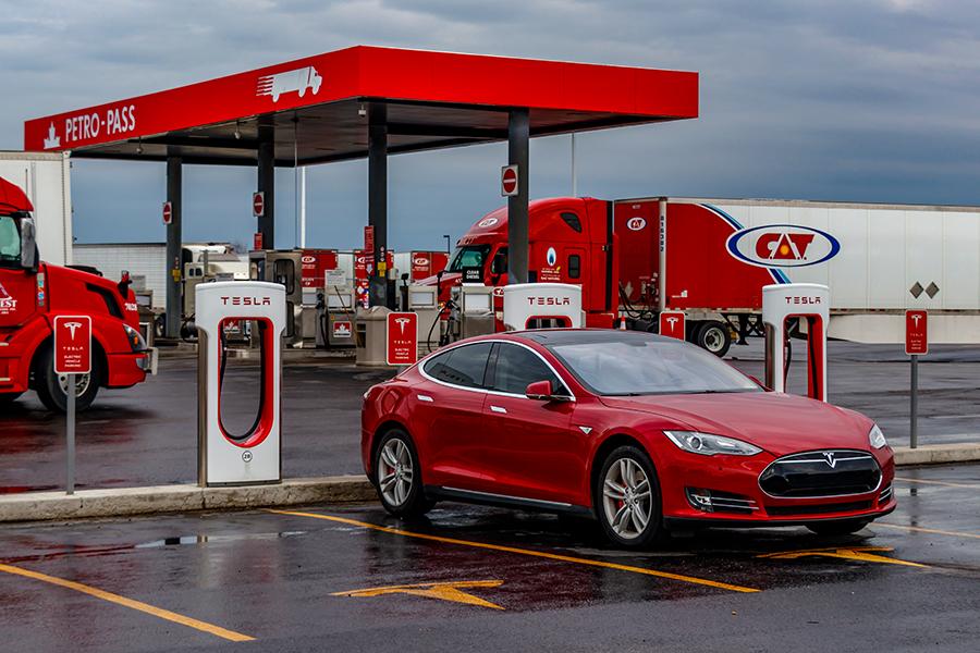 The USA's Largest EV Charging Network in 2024 Might Surprise You - Topic  Blog