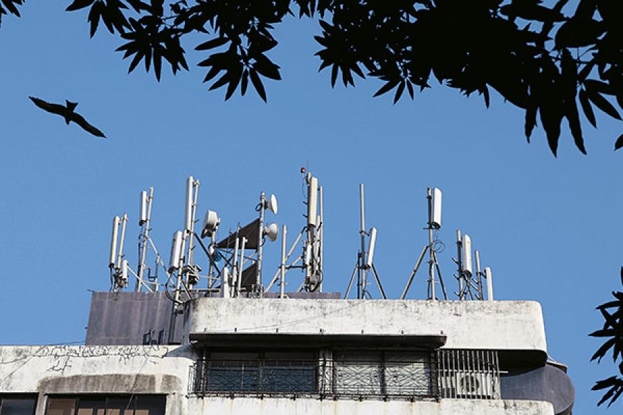 Will Mukesh Ambani disrupt the Indian telecommunications market again?