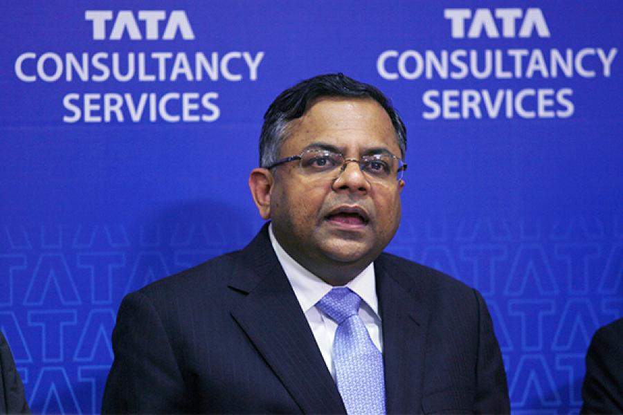 TCS posts lower dollar-revenue growth than Infosys in Q2 FY16