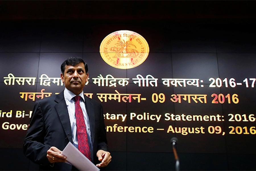 RBI governor Rajan keeps rates unchanged in his last policy review