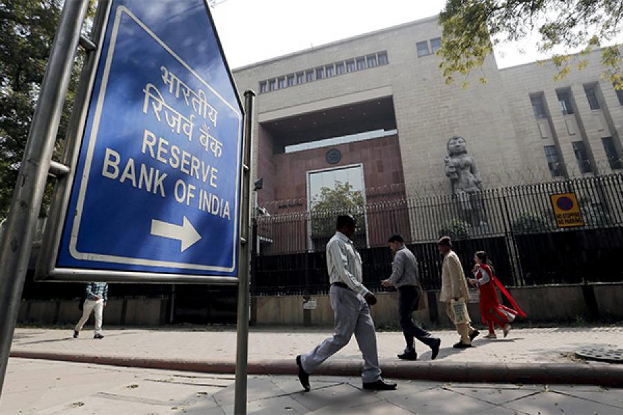 Stressed assets percentage for Indian banks narrowing: Analysts