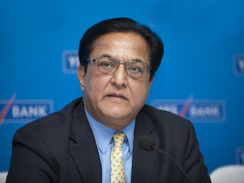 Rana Kapoor in talks with Paytm's Vijay Shekhar Sharma to sell stake in Yes Bank for up to Rs 2,000 cr
