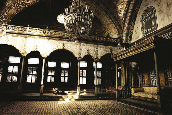 PPOLITICAL HOTBED: The imperial room in the harem at the Topkapi Palace