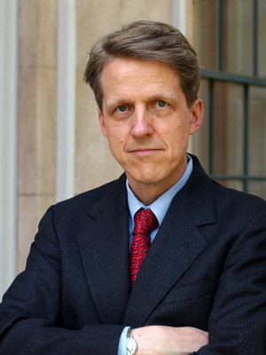 Robert Shiller: Economists Need to Take a Closer Look at How People Make Decisions