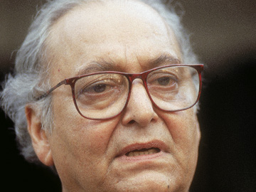 Soumitra Chattopadhyay: Applause At Last