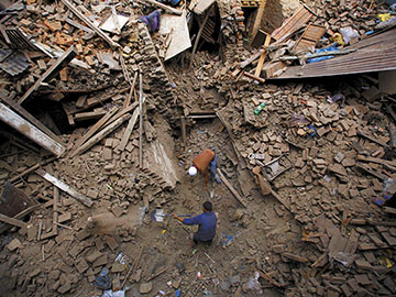 Himalayan tragedy rocks Nepal