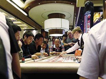 Chinese tourists win big for Australian casinos