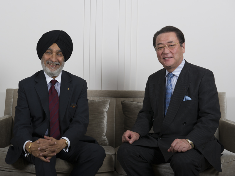 The packaging market in India is growing: Max's Analjit Singh and Toppan's Shingo Kaneko