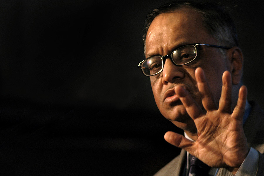 Narayana Murthy makes public letters to "advisors" and Infosys board