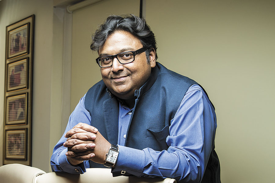 Writer Ashwin Sanghi's 'bloody good' business model