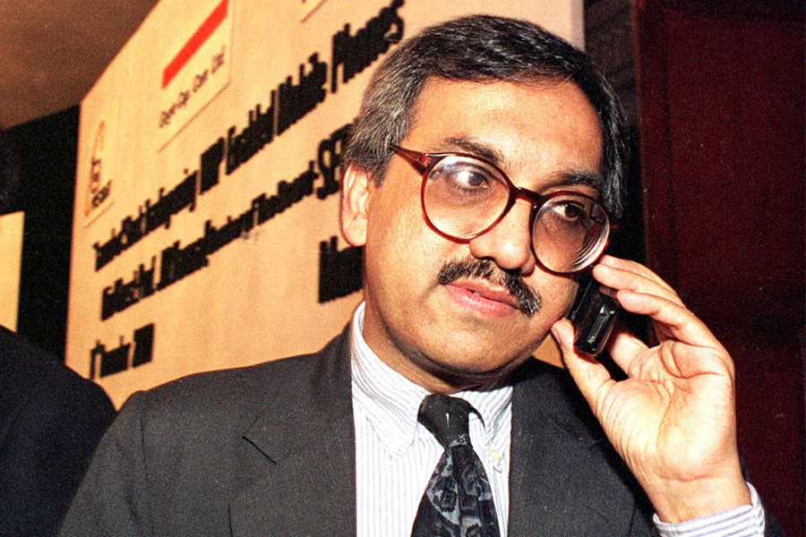 Ravi Narain steps down as NSE vice chairman even as SEBI probe continues
