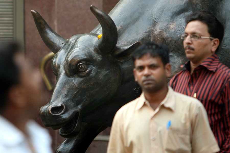 Indian shares, rupee climb further, shrug off impact of US interest rate hike