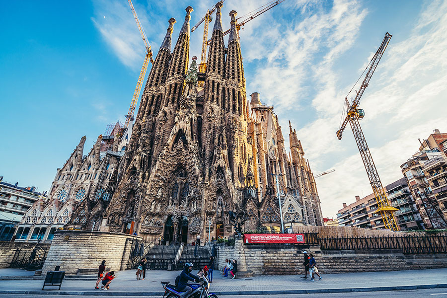Barcelona: Breathtakingly beautiful and the hub of architectural grandeur