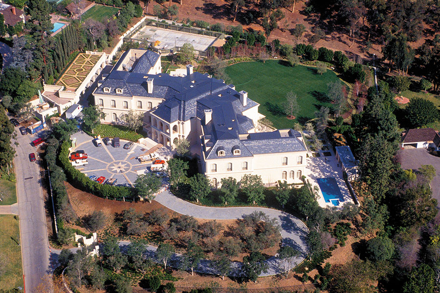 Vaunted mansions: Who wants to buy a billionaire's home?