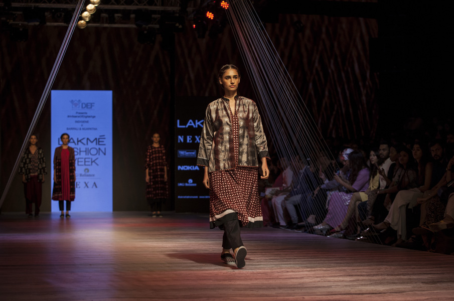 Sustainable fashion: Empowering weavers