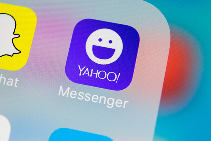 Yahoo will shoot the Messenger. Here's a list of similar applications that were killed