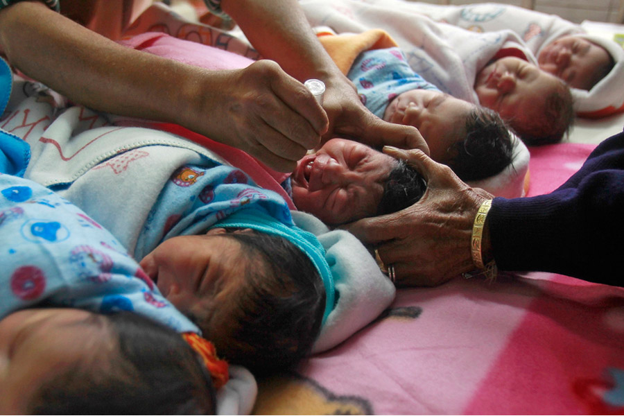 What can be done to cover India's vaccine deficit and achieve 100% immunisation