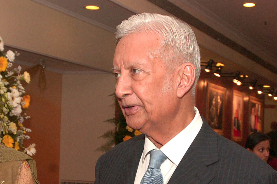 'BK Birla was a tall business leader with a remarkably curious mind'