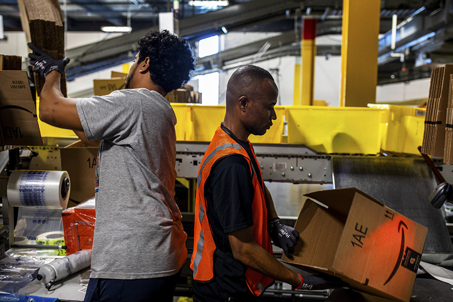 Amazon pitches its employees on starting delivery businesses
