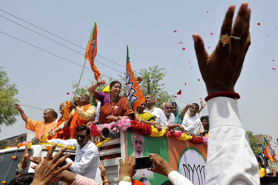 Amethi: Rahul Gandhi concedes defeat, congratulates Smriti Irani