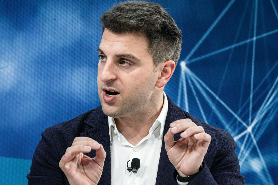 Airbnb CEO pledges to verify all home listings by 2020
