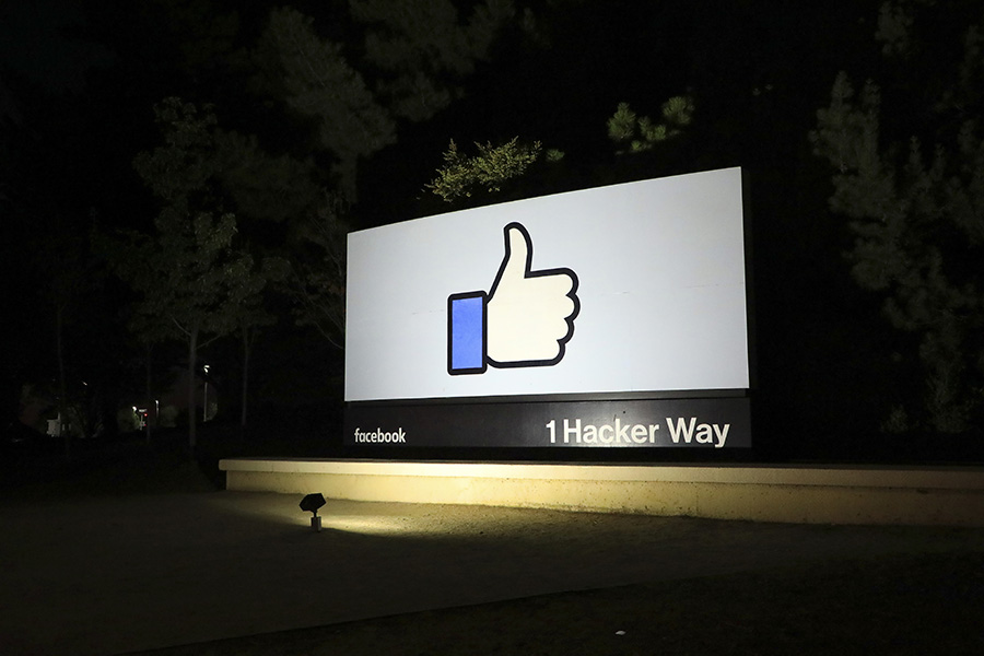 Facebook tests hiding 'Likes' on social media posts