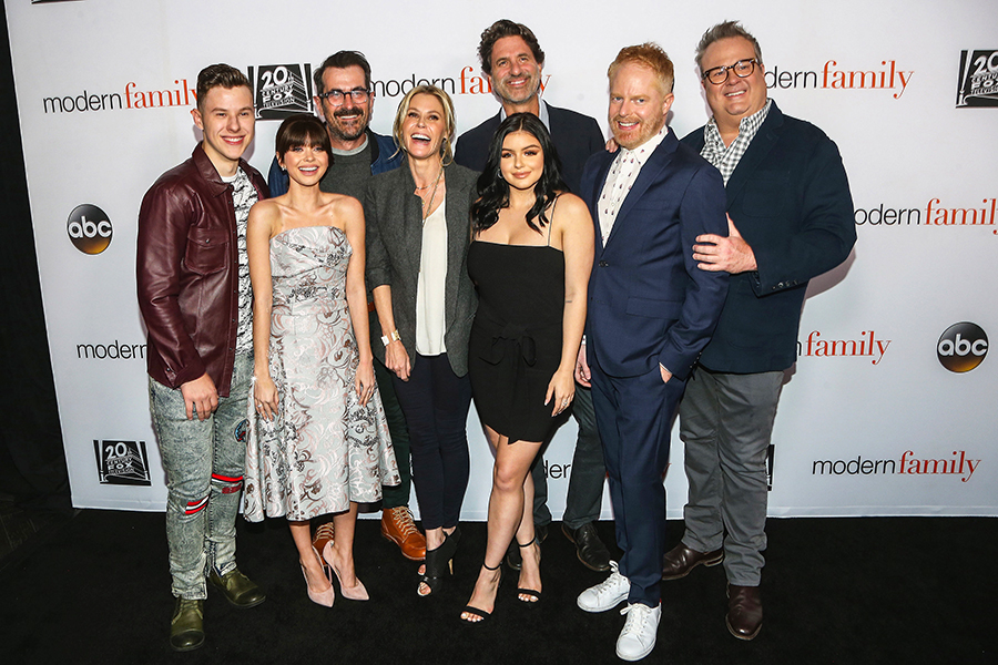 'Modern Family' goes in for a group hug