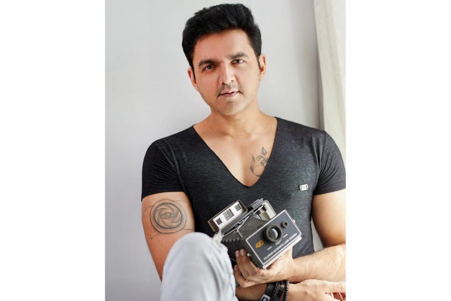 Celebrity photographer Prashant Samtani is a perfect example of how taking Risks & Hardwork can lead to Success