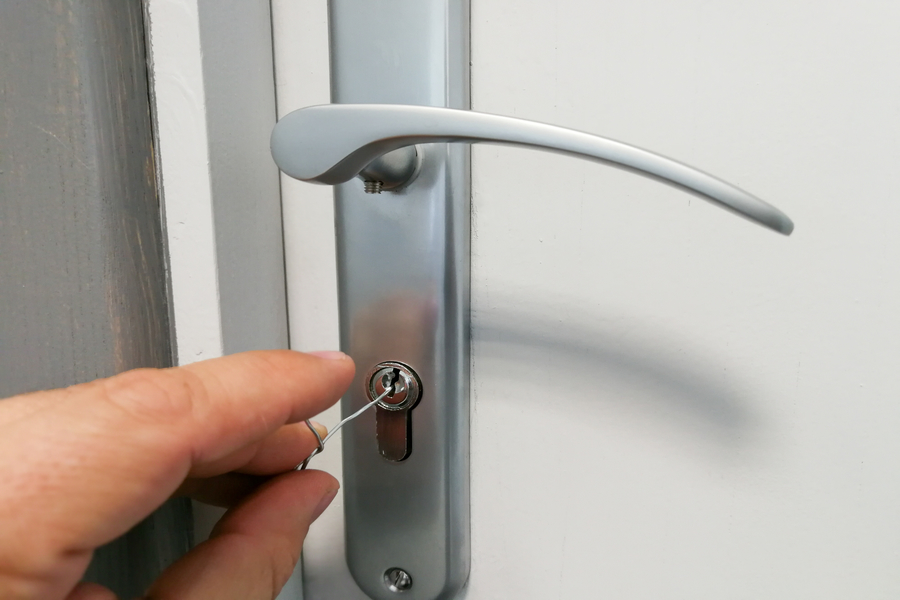 Common lock problems that call for a professional locksmith