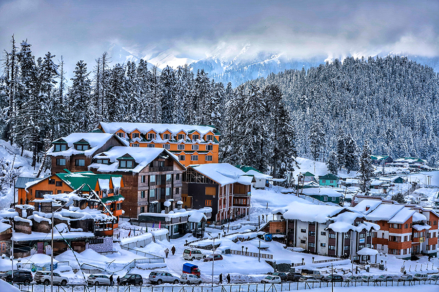 Photo of the Day: Snow-capped Gulmarg