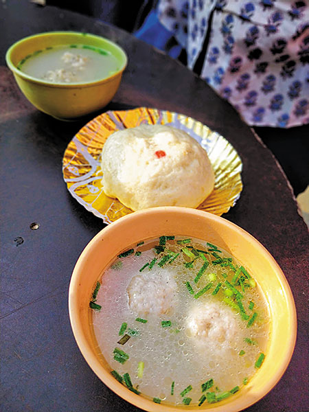 Of Mishti, Mughals and Noodles: A history of Kolkata's street food