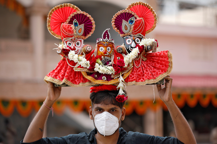 Photo of the Day: A symbolic Rath Yatra in Ahmedabad