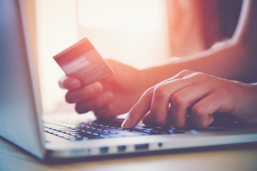 Use Credit Cards to make your online shopping experience better