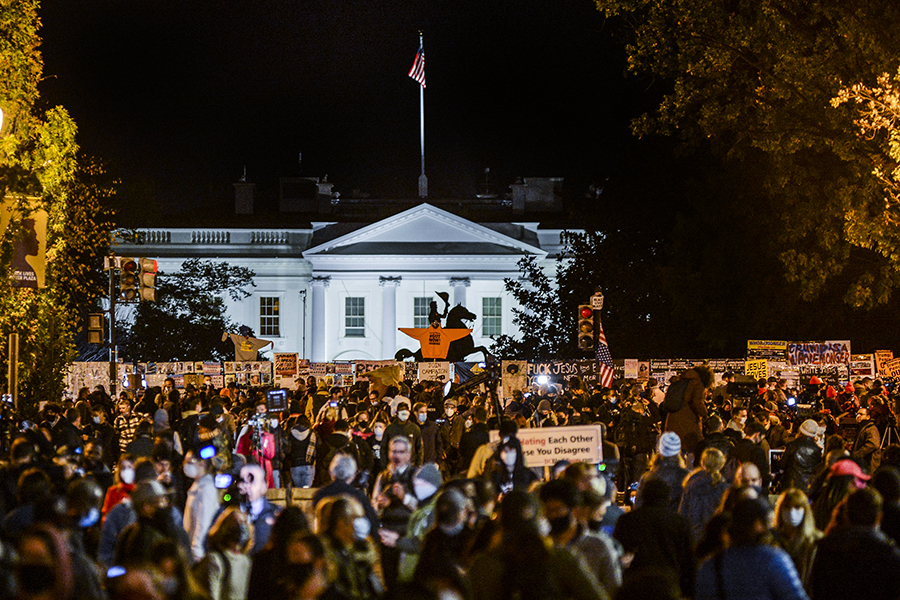 Photo of the Day: Black Lives Matter Plaza fills up near White House on US Election Day
