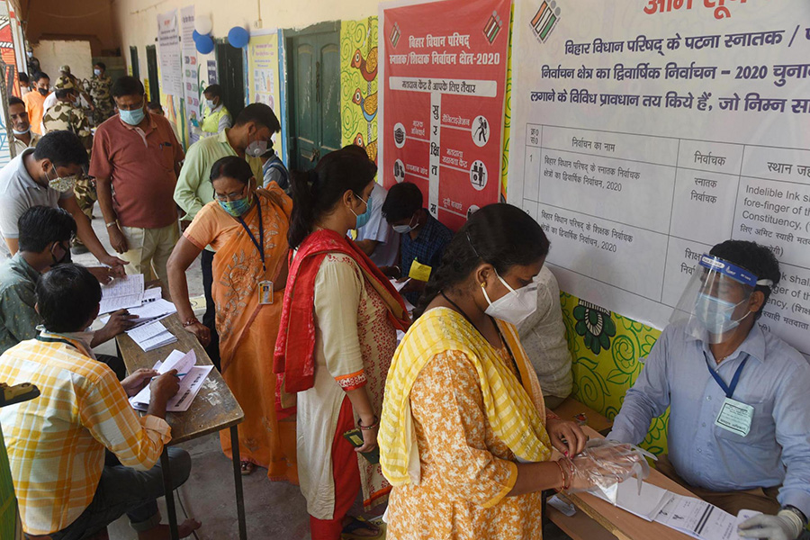 Photo of the Day: Voting begins in Bihar