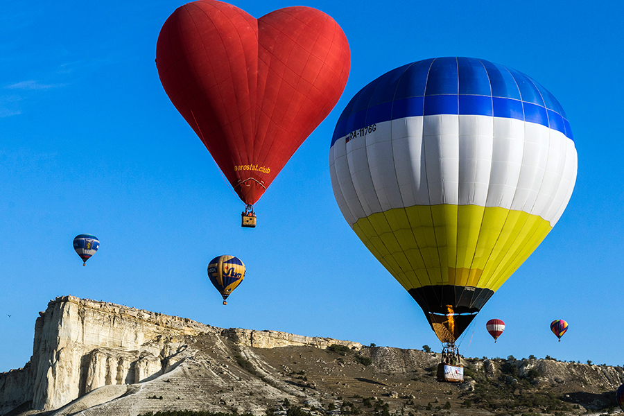 Photo of the day: Hot air balloons mark 75th anniversary of Crimea's World War victory