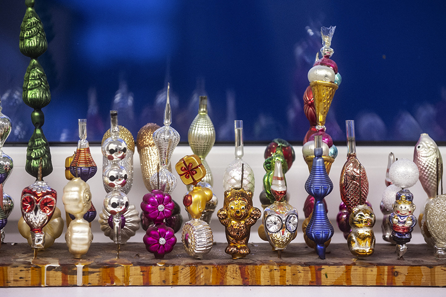 Czech Christmas glass, from a love affair to UNESCO status
